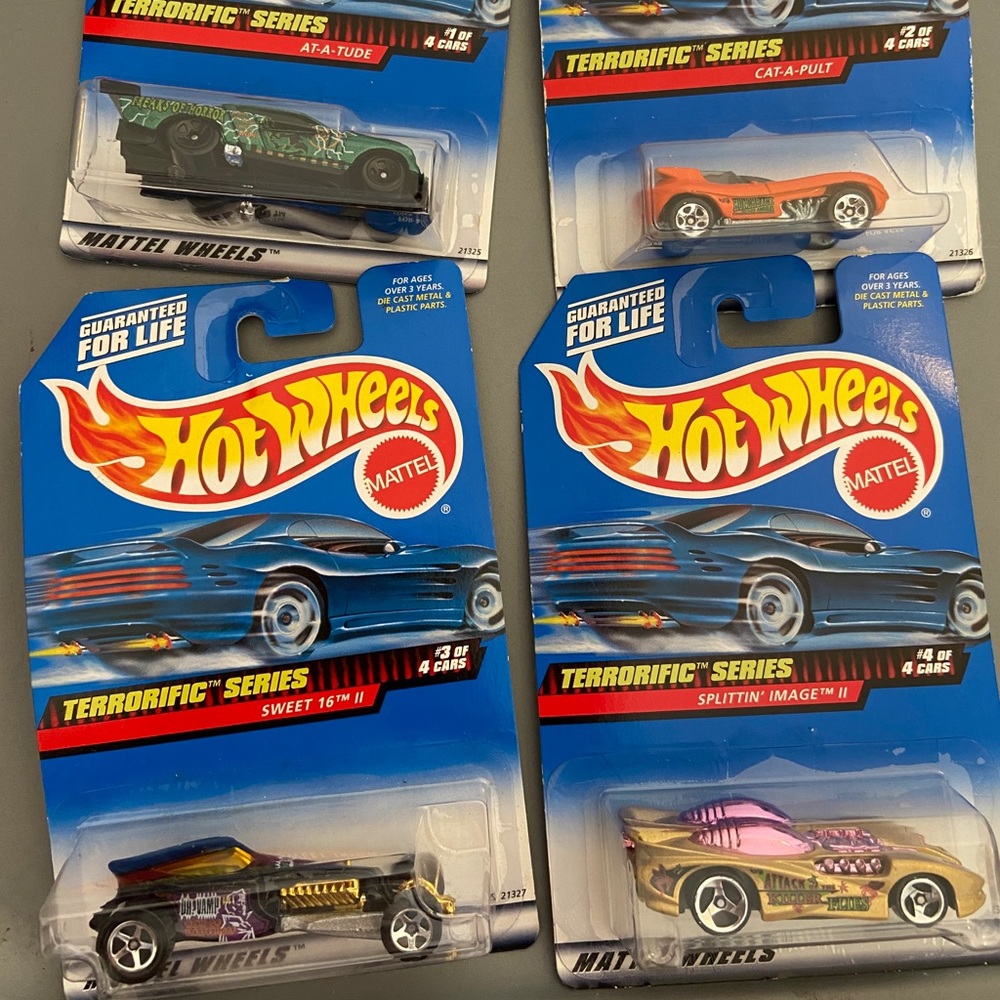 NIP 1998 set of 4 hot wheels Terrorific series